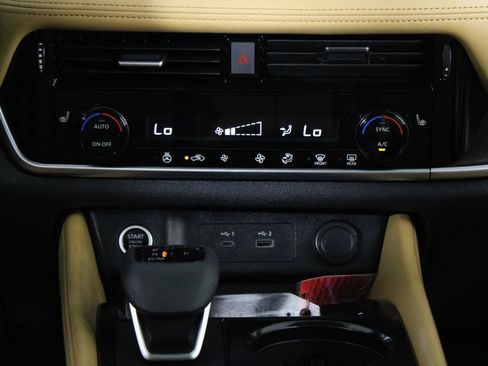 Certified 2023 Nissan Rogue Platinum image 23