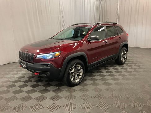 Used 2019 Jeep Cherokee Trailhawk w/ Cold Weather Group AWD/4WD image 12