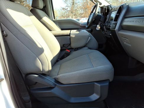 Used 2022 Ford F250 XLT w/ XLT Premium Package image 9