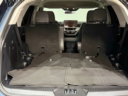 Used 2025 Ford Explorer Active w/ Active Comfort Package image 34