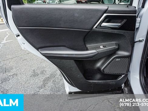 Used 2025 Mitsubishi Outlander SE FWD image 54