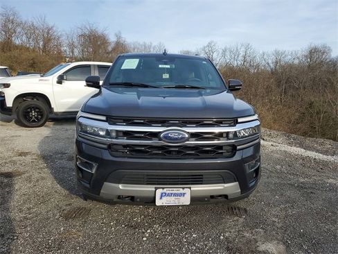 Used 2022 Ford Expedition Limited image 2