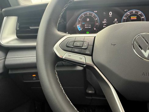 New 2026 Volkswagen Tiguan SE image 9