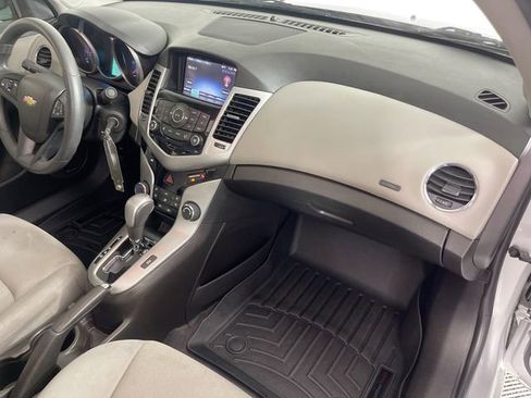 Used 2015 Chevrolet Cruze LT w/ Sun And Sound Package FWD image 30