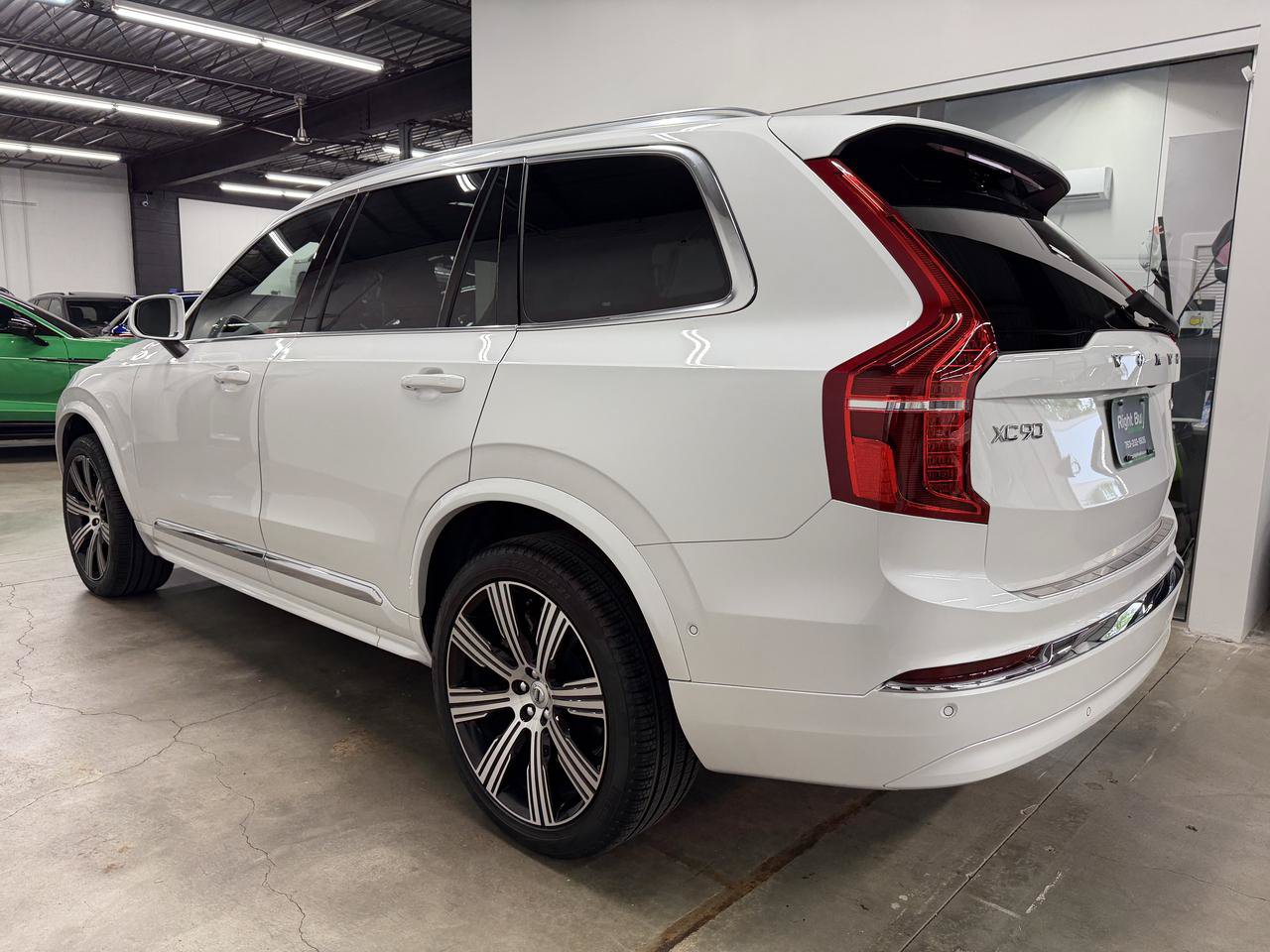 Used 2025 Volvo XC90 B6 Ultra w/ Protection Package Premier AWD/4WD image 6
