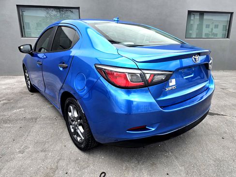 Used 2019 Toyota Yaris XLE image 13