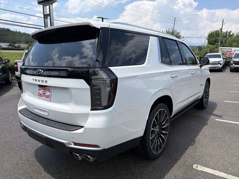 Used 2025 Chevrolet Tahoe High Country AWD/4WD image 5