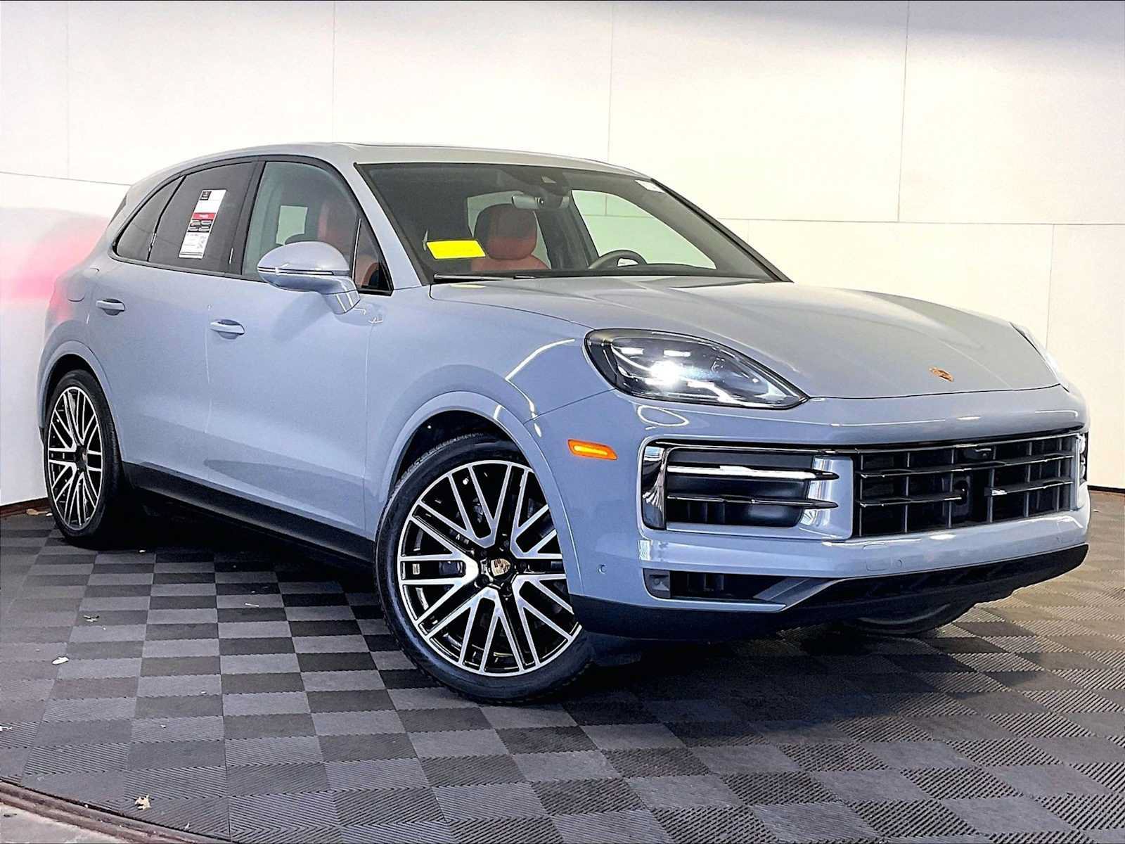 Certified 2024 Porsche Cayenne w/ Premium Package Plus (PFM) AWD/4WD image 9