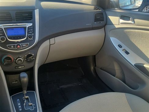 Used 2012 Hyundai Accent GS image 13
