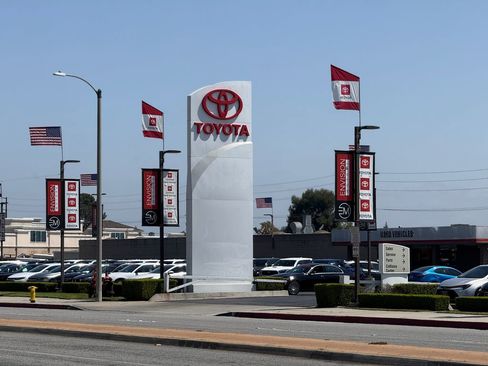 Used 2015 Toyota Prius Two image 5