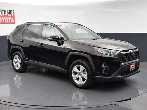 Used 2021 Toyota RAV4 XLE w/ Convenience Package AWD/4WD image 6
