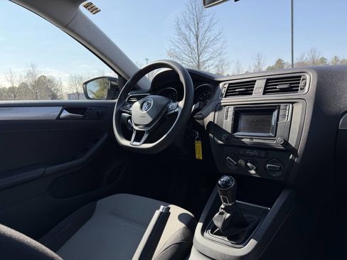 Used 2017 Volkswagen Jetta S image 20