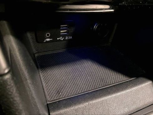 Used 2023 Subaru Forester Premium image 33