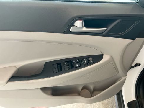 Used 2020 Hyundai Tucson SE image 13
