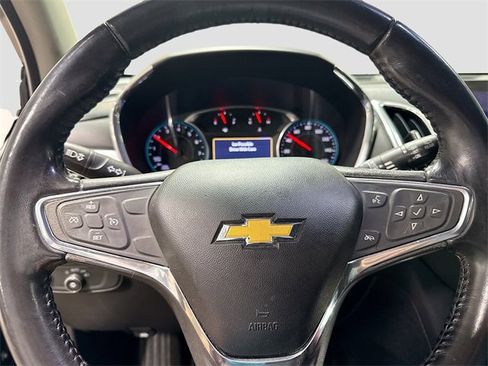 Used 2019 Chevrolet Equinox LT w/ Sun & Navigation Package image 9