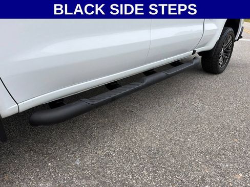 Used 2025 Chevrolet Silverado 1500 Custom Trail Boss w/ Turbomax Blackout Package AWD/4WD image 5