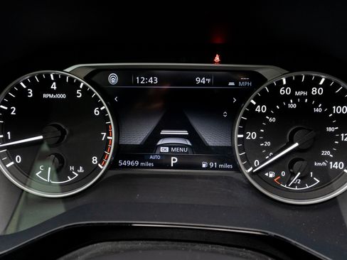 Used 2022 Nissan Pathfinder Platinum w/ Cargo Package AWD/4WD image 24