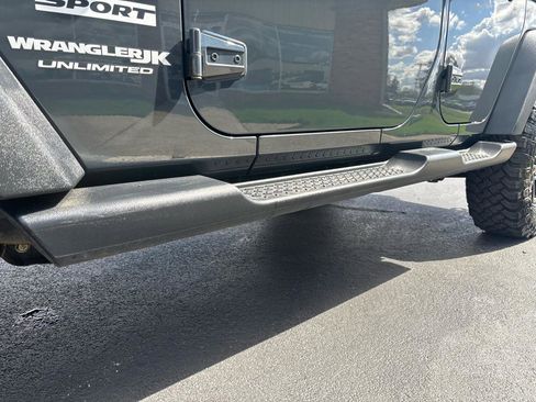 Used 2018 Jeep Wrangler Unlimited Sport S image 29