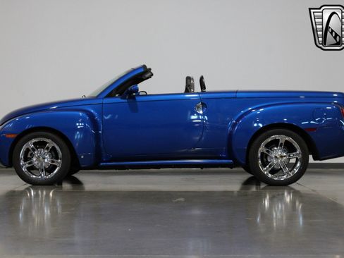 Used 2006 Chevrolet SSR w/ Preferred Equipment Group image 27