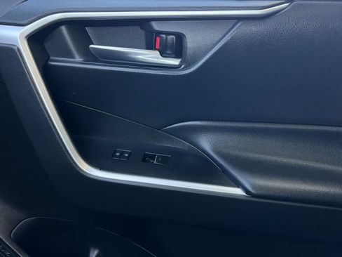 Used 2022 Toyota RAV4 XLE w/ Convenience Package FWD image 21