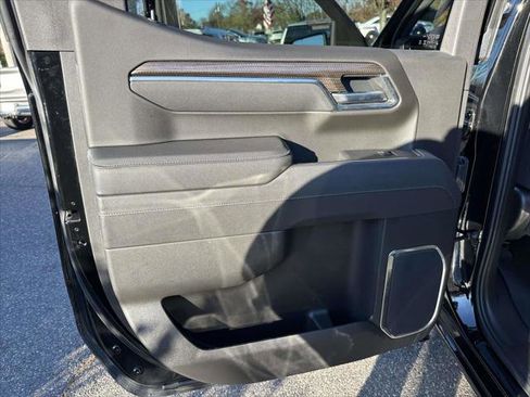 Used 2025 Chevrolet Silverado 1500 LT image 17