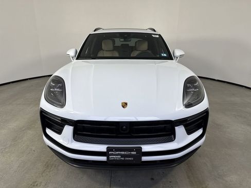 Certified 2025 Porsche Macan image 10