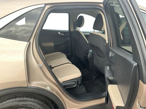 Used 2020 Ford Escape SE image 23