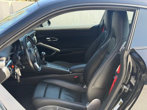 Certified 2018 Porsche 911 Carrera RWD image 5