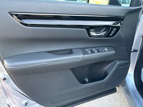 Used 2025 Honda CR-V EX-L image 12