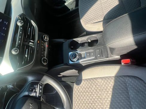 Used 2020 Ford Escape SE FWD image 16