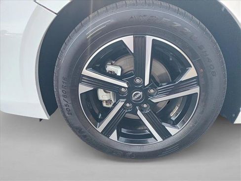 Used 2024 Nissan Sentra SV image 10