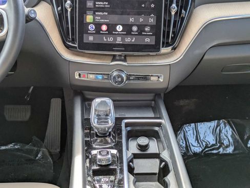 Certified 2026 Volvo XC60 B5 Core AWD/4WD image 20