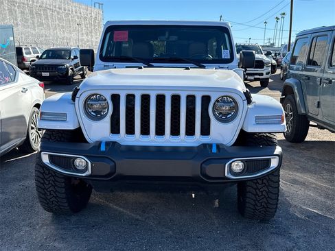 Used 2022 Jeep Wrangler Unlimited Sahara w/ Cold Weather Group image 3