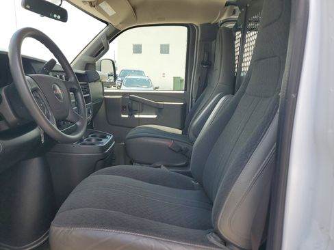 Used 2023 GMC Savana 2500 w/ Driver Convenience Package image 11