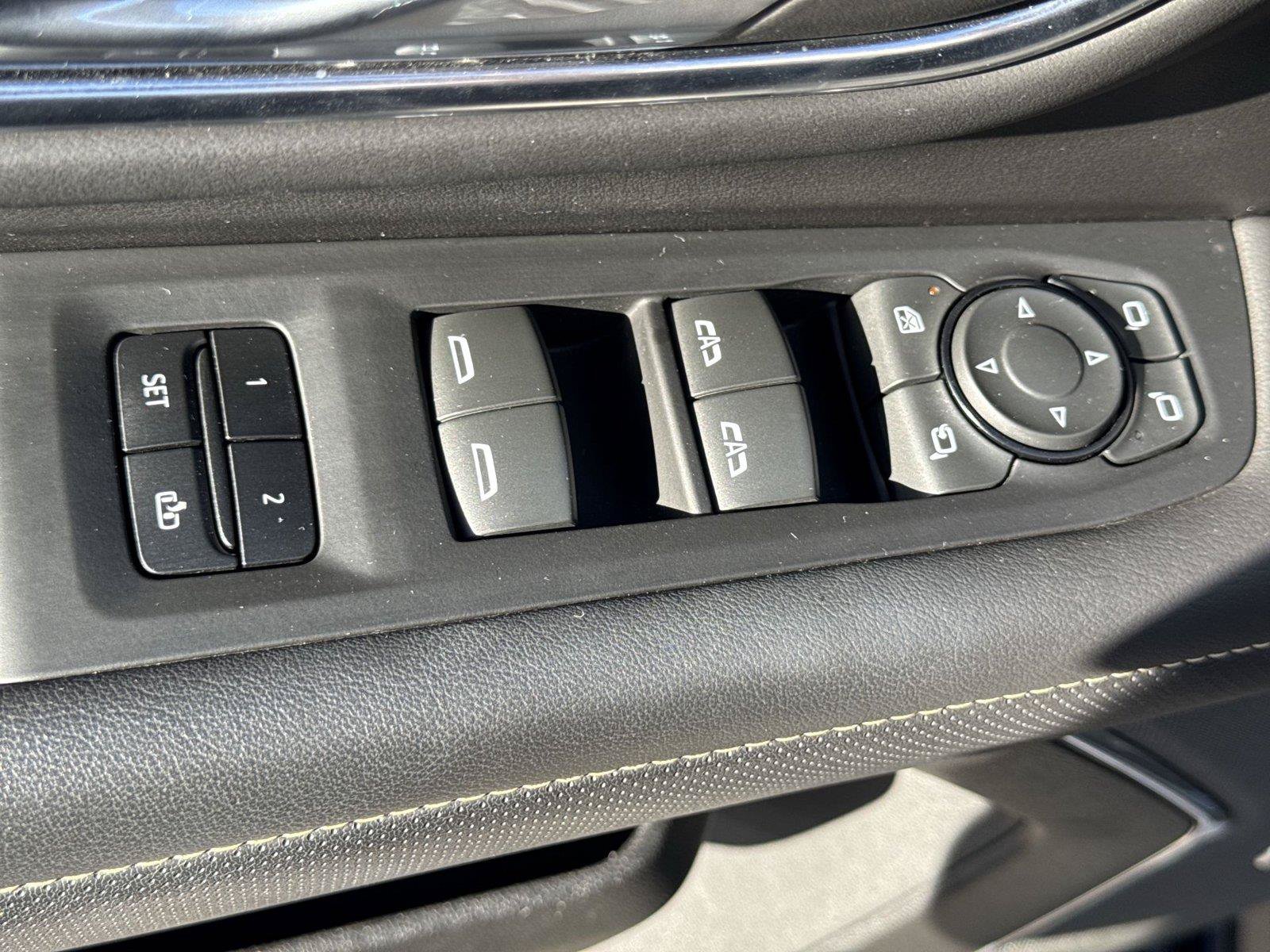 Used 2023 GMC Yukon SLT w/ SLT Luxury Package AWD/4WD image 29