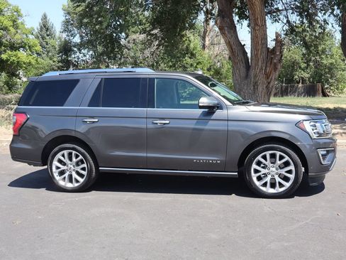 Used 2019 Ford Expedition Platinum AWD/4WD image 3