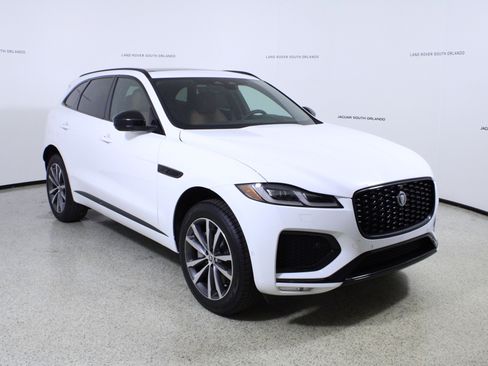 New 2026 Jaguar F-PACE R-Dynamic S image 3