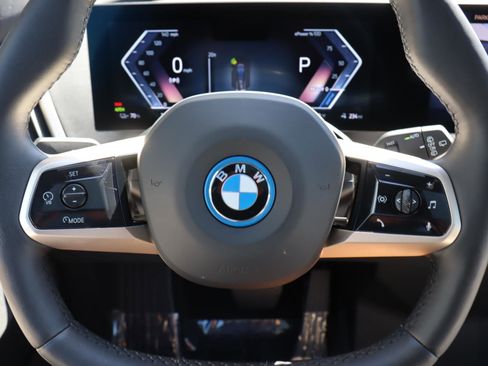 Used 2025 BMW iX xDrive50 image 23