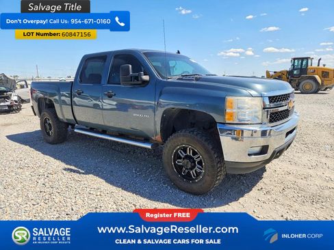 Used 2011 Chevrolet Silverado 2500 LT w/ Interior Plus Package AWD/4WD image 5