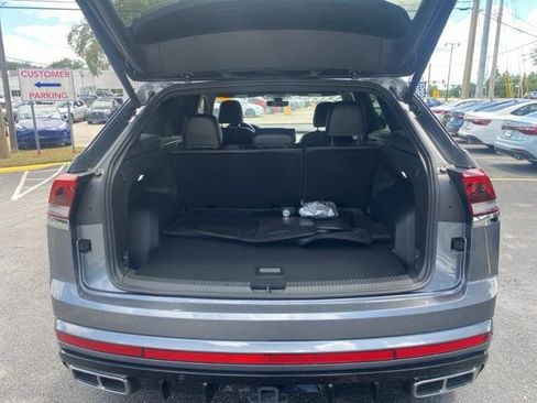 Used 2024 Volkswagen Atlas Cross Sport SEL R-Line AWD/4WD image 12