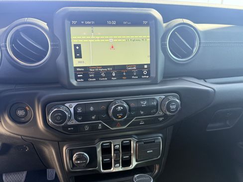 Used 2022 Jeep Gladiator Overland w/ Popular Equipment Package AWD/4WD image 19