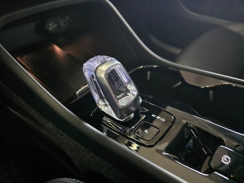 Certified 2023 Volvo XC40 B5 Plus w/ Driver Assist Package image 34