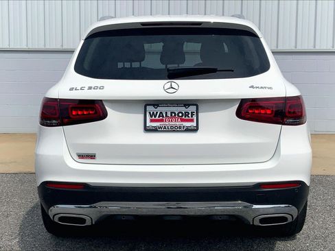 Used 2022 Mercedes-Benz GLC 300 4MATIC w/ Premium Package Lite image 5