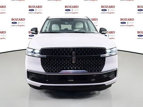 New 2026 Lincoln Navigator Reserve AWD/4WD image 3