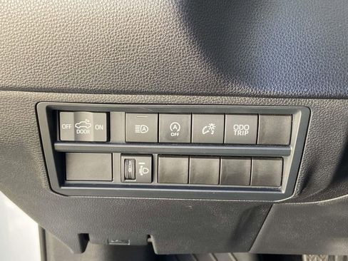 Used 2024 Toyota Tundra SR AWD/4WD image 28
