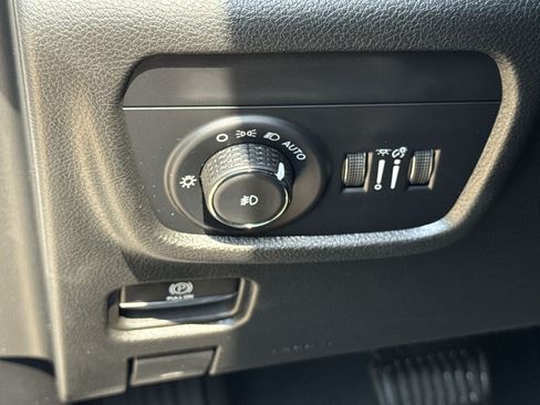 Used 2023 Jeep Grand Cherokee L Limited AWD/4WD image 22