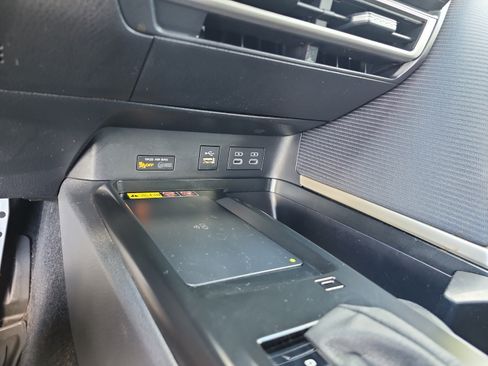 Used 2025 Toyota Camry SE w/ Convenience Package FWD image 26