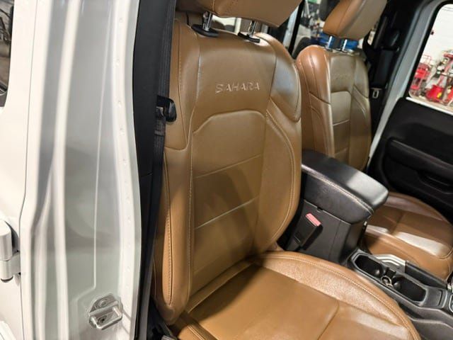 Used 2022 Jeep Wrangler Unlimited Sahara AWD/4WD image 12