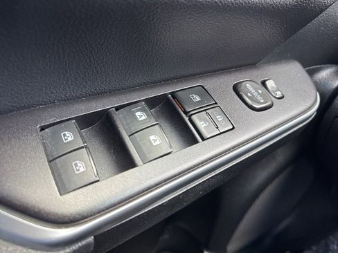 Used 2017 Toyota Camry SE image 23