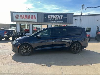 Used 2018 Chrysler Pacifica Touring-L